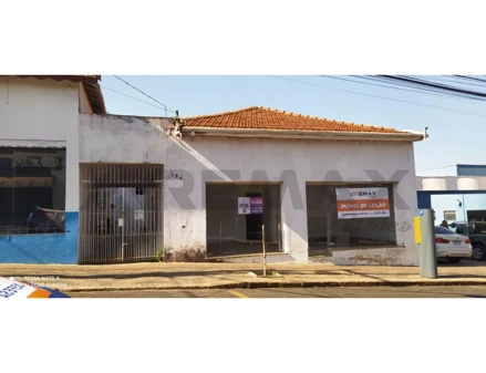 Prédio em Botucatu, Vila Dos Lavradores, Rua Major Matheus, 154/158, SP. Área: nullm2
