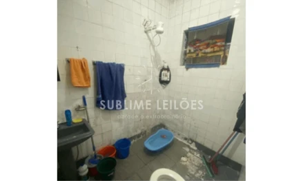 Casa em São Paulo, Sé, Viela dos Estudantes, 48 - Sé São Paulo - SP, SP. Área: 137m2