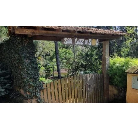 Sítio em Petrópolis, Araras, Estrada Paty-Araras, Lotes 446, 447 e 448 da planta J, lugar Facão, loteamento Vale das Videiras, RJ. Área: 6210m2
