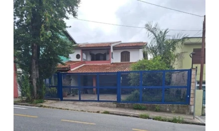 Casa em Santo André, Jardim Bela Vista, Rua Edu Chaves, 40, SP. Área: 355m2