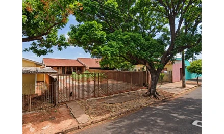 Terreno em Santa Cruz do Rio Pardo, Cdhu Santa Cruz, Rua Josino Tavares Botelho, 188, Conjunto Habitacional Luiz Brondi, Santa Cruz do Rio Pardo, SP, SP. Área: 250m2