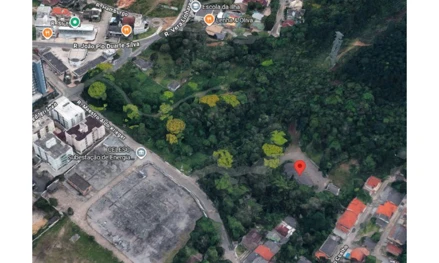 Terreno em Florianópolis, Córrego Grande, Rua Maestro Aldro Krieger, ao lado do nº 263, no Córrego Grande, 4º subdistrito da Trindade, em Florianópolis/SC, SC. Área: 22759.1m2