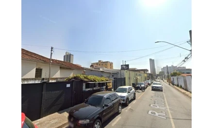 Outros em Pouso Alegre, Centro, Rua Professor Mendonça, 215, Centro, MG. Área: nullm2