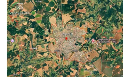 Casa em Araguari, Vila Beatriz, Rua Joaquim Barbosa, MG. Área: 267.5m2