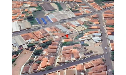 Casa residencial em Leme, Barra Funda, Rua José de Abreu, 60, Barra Funda, Leme, SP, SP. Área: 120m2