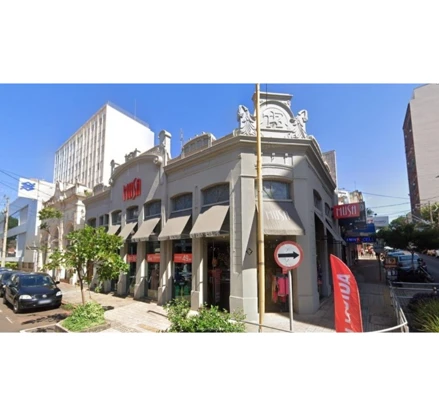 Prédios em Jaú, Vila Liberdade, R. Amaral Gurgel e outro sob nº 425, SP. Área: 160m2