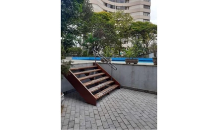 Apartamento em São Paulo, Moema, Alameda dos Jurupis, 350, SP. Área: 238.08m2