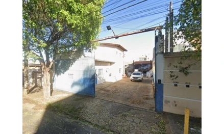 Comercial em Uberlândia, Santa Mônica, Rua João Limírio dos Anjos, 2096, Segismundo Pereira, MG. Área: nullm2