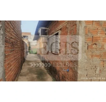 Casa em Lins, Residencial Santa Lúcia, Rua João Bossonaro, nº 1.490, Residencial Santa Lúcia, Lins/SP, SP. Área: 84.43m2