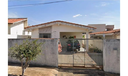 Casa em Bauru, Jardim Olimpico, Rua Célio Palaro, nº 2-90- L8, QH, SP. Área: 92.45m2