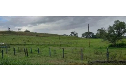 Fazenda em Patos de Minas, , FAZENDA CHAPADÃO, LUGAR MUTUCA E BABILÔNIA CHAPADÃO, DISTRITO DE LAGOA FORMOSA/MG, MG. Área: 8.2584m2