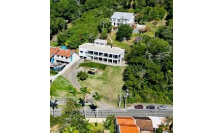 Terreno em Itajaí, Cabeçudas, Rua Deputado Francisco Evaristo Canziani, SC. Área: 300m2