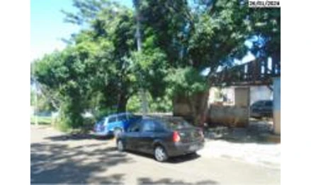 Casa em Foz do Iguaçu, Portes, Rua Vereador Eugenio Robert esquina c/ Av. República do Líbano, Loteamento Vila Portes, PR. Área: 300m2