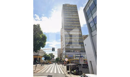 Comercial em Londrina, Centro, Avenida Rio de Janeiro, 221, PR. Área: 39.39m2