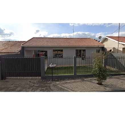 Casa em Arapongas, Casa Familia Aps IV, Rua Tiriba-Perola, nº 141, Conjunto Residencial Corina de Biaggi Pugliesi, PR. Área: 212.75m2 Casa em Arapongas, Casa Familia Aps IV, Rua Tiriba-Perola, nº 141, Conjunto Residencial Corina de Biaggi Pugliesi, PR. Área: 212.75m2