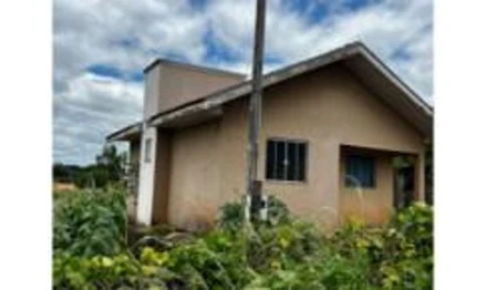Casa em Ribeirão do Pinhal, Vila Herminia, Rua. Esmeri Ribeiro Suzuki Ken, Lot. Silvio Fructuoso de Mello Coelho, Vila Herminia, PR. Área: 64m2