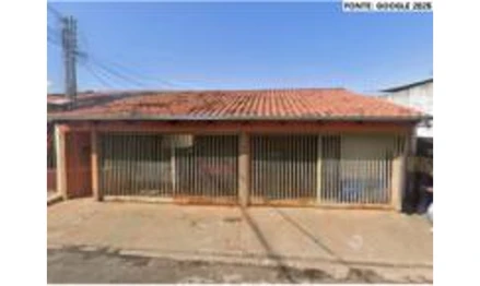 Casa em Uberlândia, Vila Presidente Roosevelt, Rua São Domingos, n° 250, MG. Área: 400m2