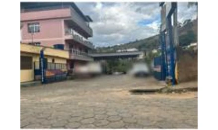 Garagem em Manhumirim, Centro, Rua Sete de Setembro, nº 293, Centro, MG. Área: 19.98m2