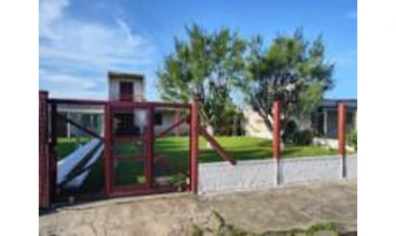 Casa em Balneário Pinhal, Praia Do Magistério, Rua Farroupilha, nº 60, RS. Área: 300m2