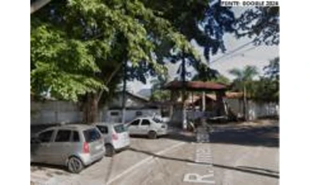 Casa em Maricá, Ponta Grossa, Rua Irineu Ferreira Pinto, 374, Ponta Grossa, RJ. Área: 360m2