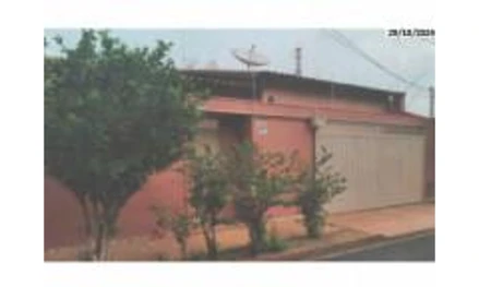 Casa em Uberaba, Jardim Amélia, Rua Jair Cordeiro, nº 28, MG. Área: 250m2