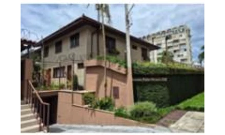 Sobrado em Curitiba, Alto Da XV, Rua Fernando Amaro, n 732, PR. Área: 114.4m2