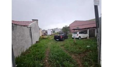 Casa em Ponta Grossa, Oficinas, Rua Ramiz Galvão, lado ímpar, PR. Área: 90m2