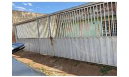 Casa em Novo Gama, Núcleo Habitacional Novo Gama, Rua 28, Lote 20, Secção D-31, Conjunto 2HI, Casa 20, Núcleo Habitacional Novo Gama, GO. Área: 70m2