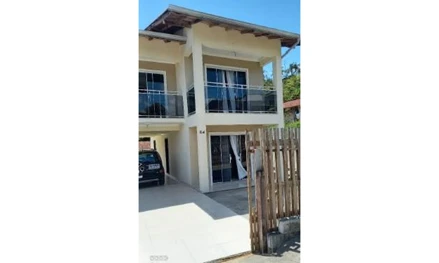 Casa em São João Batista, Ribanceira Do Sul, Acesso pela Rua Clarinda Gomes Cardoso, Servidão Clarinda Gomes Cardoso, nª. 64, SC. Área: 145.5m2