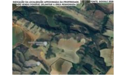 Fazenda em Tapira, , Fazenda Lagoa Seca, lugar denominado Gameleira, MG. Área: 21780m2
