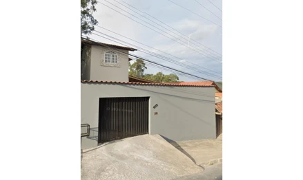 Casa em Santa Luzia, Centro, Rua do Serro, 1.075, Centro, MG. Área: 89.99m2
