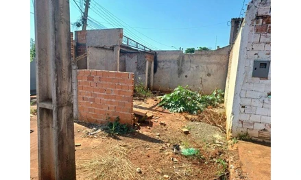 Área rural em Londrina, Jardim Barcelona, Rua L, PR. Área: 140m2