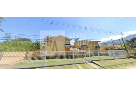 Sobrado em Caraguatatuba, Massaguaçú, Avenida Maestro Heitor de Carvalho, 585, SP. Área: 141.27m2