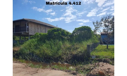 Lote em São Francisco do Sul, BUPEVA, rua 'Ucrânia', distante 60,00m da esquina mais próxima formada com a Avenida França, SC. Área: 360m2