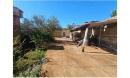 Casa em Santa Helena de Goiás, Centro, Av. Tobias Alves de Freitas nº 146, Centro, GO. Área: 300m2