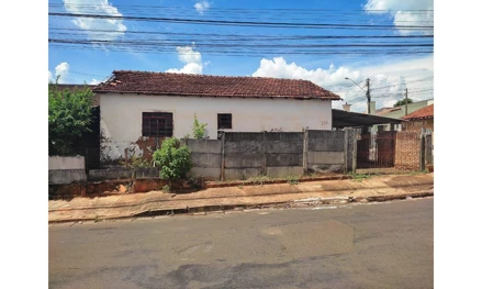 Casa em Tupã, Jardim São Pedro, Rua José Bernardino, SP. Área: 68.16m2