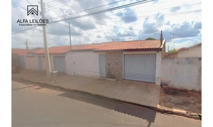 Casa em Bariri, Jardim Santa Clara, Avenida José Saltareli, n 470, SP. Área: 216.4m2