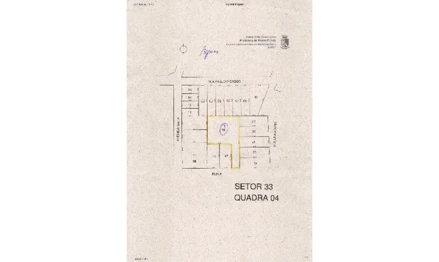 Terreno em Passo Fundo, Roselândia, Lote de Terreno, sob n.º 07, com a área de 3.385,20m², sem benfeitoras, situado nesta cidade de Passo Fundo/RS, no desmembramento Arenzon, junto ao Parque Turístico da Roselândia, com frente para a Rua A, sem numeração definida, distando 54,20m da esquina com a Estrada Velha Municipal, no quarteirão, RS. Área: 3385.2m2