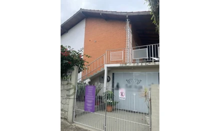 Casa em São José, Barreiros, Rua Moura, n. 92, SC. Área: 154m2