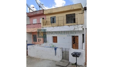 Casa em Vitória de Santo Antão, Centro, Rua Luiz Carteiro, 24 - Vitória de Santo Antão - PE, PE. Área: nullm2