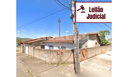 Casa em Niquelândia, Bairro Aurora, Rua Ribeirão Preto, esquina com a Rua Paraíba, s/n, Lote número 07, quadra número 29, Setor Belo Horizonte - Niquelândia - GO, GO. Área: 298m2