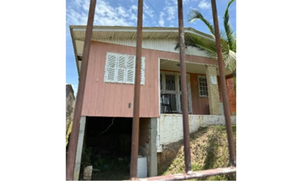 Terreno em Criciúma, Linha Anta, na rua João Zacarias Gomes, n.º 196, no lugar Linha Antas, em Criciúma, SC. Área: 376.8m2