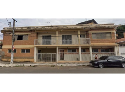 Casa em Pouso Alegre, Saude, Av. Dr. João Beraldo, nº 1.153, bairro Saúde, MG. Área: 268m2