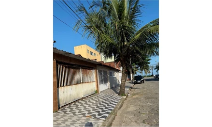Casa em Praia Grande, Maracanã, Rua Manoel de Nóbrega, nº 50, Maracanã, Praia Grande/SP, SP. Área: 125m2