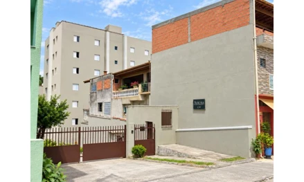 Casa em Osasco, São Pedro, Avenida Mal João Batista Mascarenhas Morais, 1170, Osasco, SP, SP. Área: 2635m2