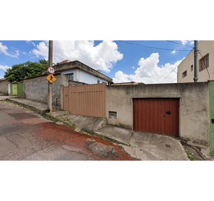 Casa em Belo Horizonte, Santa Maria, Rua Andirá, nº 70 e 74, bairro Santa Maria, MG. Área: nullm2