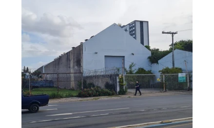 Comercial em Porto Alegre, Navegantes, Av. Sertório, 1.281, RS. Área: nullm2