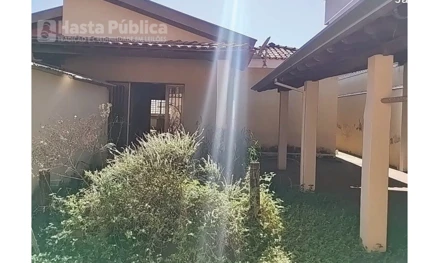 Casa em Jaboticabal, Jardim Morumbi, Rua Regina Zacharias de Almeida Castro, 120 - Jardim Morumbi - Jaboticabal/SP, SP. Área: 390m2