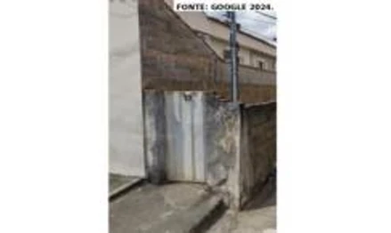 Casa em Lavras, Jardim Floresta, Rua Tenente Agnelo, n.º 25 e Rua José Francisco de Carvalho, nº 27 e Rua José Francisco de Carvalho, nº 27-A, MG. Área: 400m2