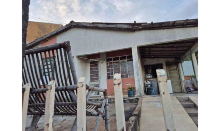 Casa em Umuarama, Parque Taruma, Rua Tupã, 1975, Casa - Parque Tarumã, PR. Casa em Umuarama, Parque Taruma, Rua Tupã, 1975, Casa - Parque Tarumã, PR.